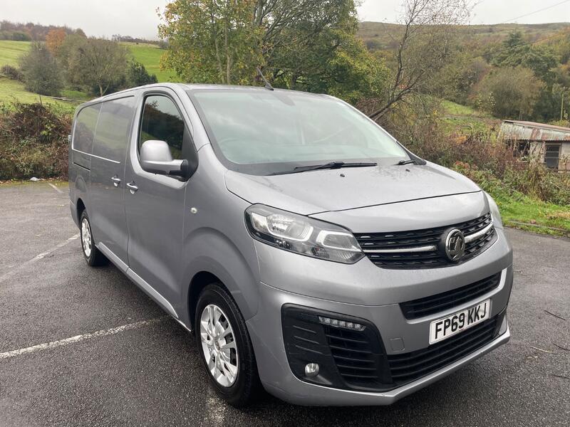VAUXHALL VIVARO 1.5 Turbo D 2900 Sportive LWB